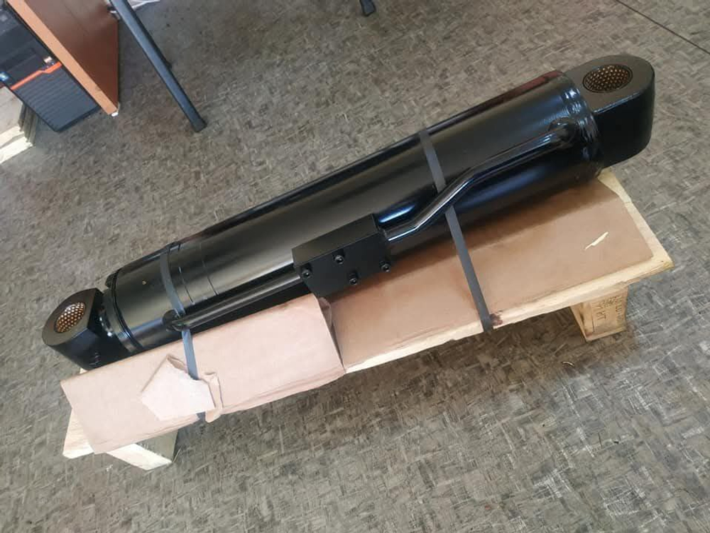 Гидроцилиндр ковша Маниту (Manitou) 264801 для MLT 634