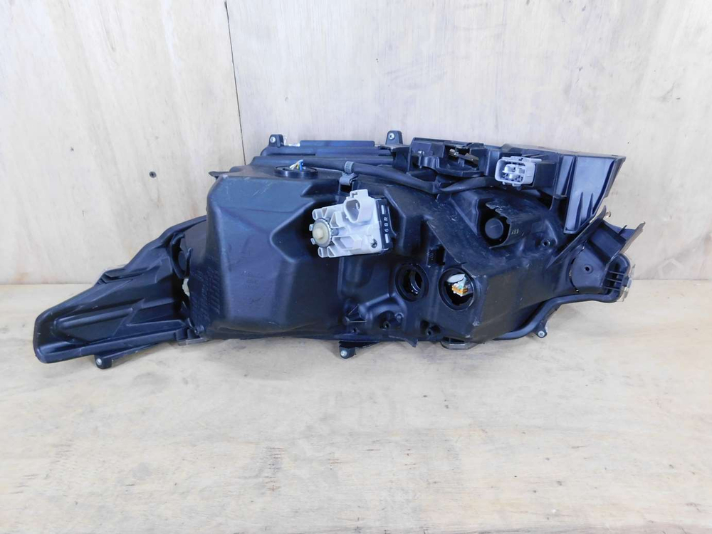 фара правая Toyota Allion Premio NZT260 ZRT265 LED 20-460