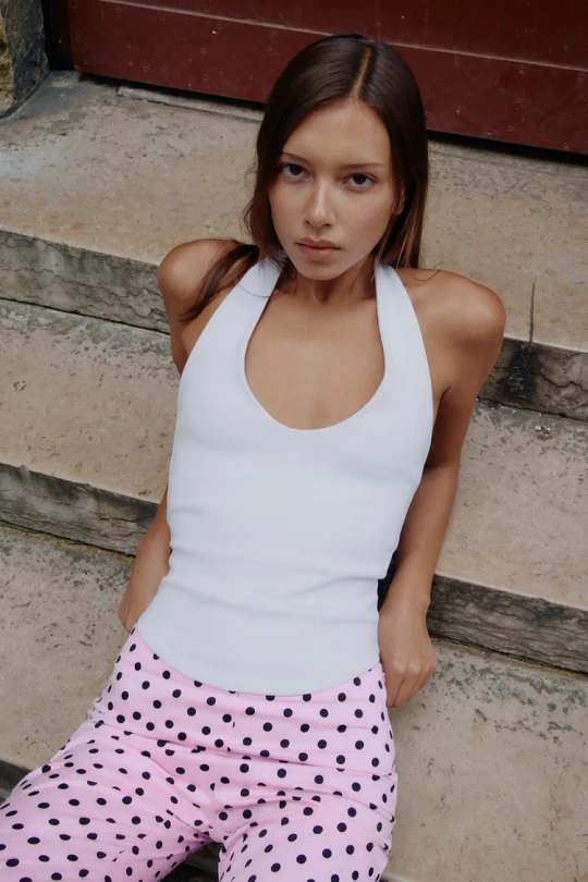 ZARA ТОП С ГОРЛОВИНОЙ ХАЛТЕР И ЗАКРУГЛЕННЫМ НИЗОМ, БЕЛЫЙ