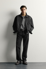 КУРТКА КЛАССИЧЕСКОГО КРОЯ СО СКЛАДКАМИ — ZARA