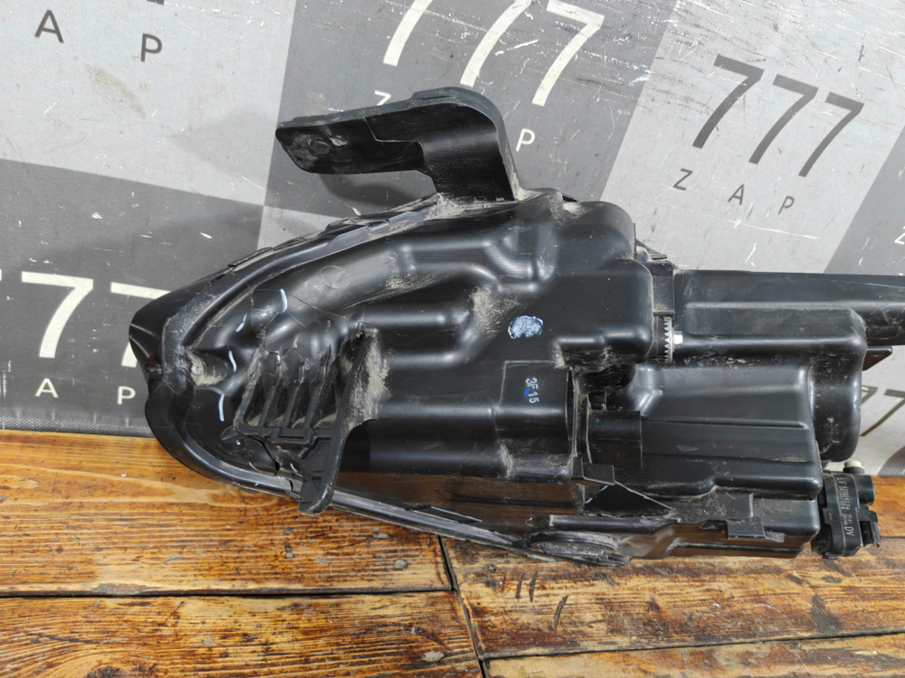 Фара правая LED Geely Coolray 19-нв Б/У Оригинал 7051022400