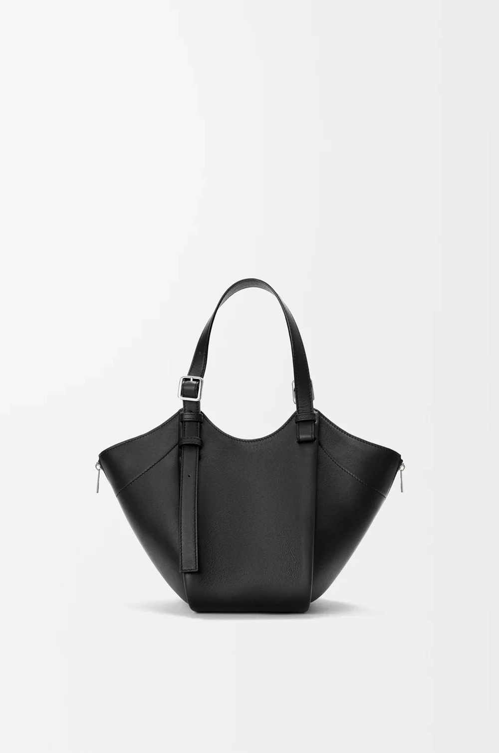 Loewe Сумка Hammock Flip из классической телячьей кожи, черный