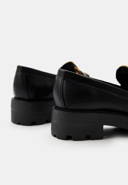 Лоферы женские GUESS YANIKA2