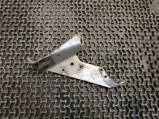 Bumper bracket LI