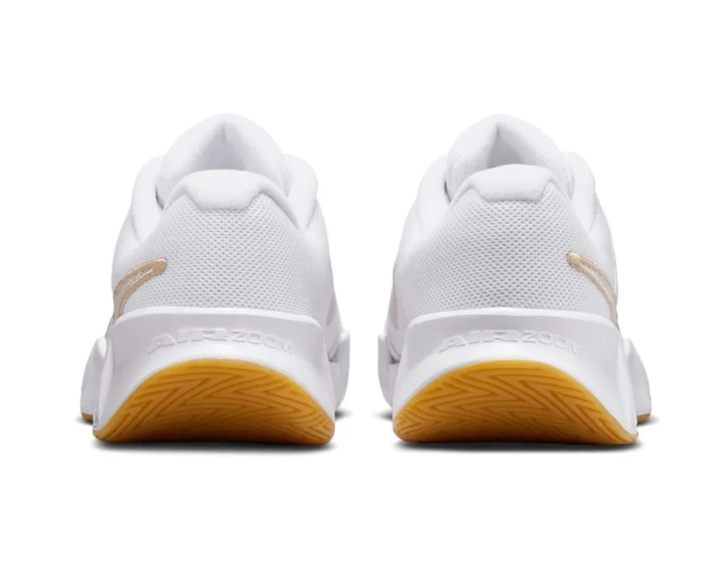 Женские Кроссовки теннисные Nike Zoom GP Challenge Pro - white/lt orwood/summit white/linien