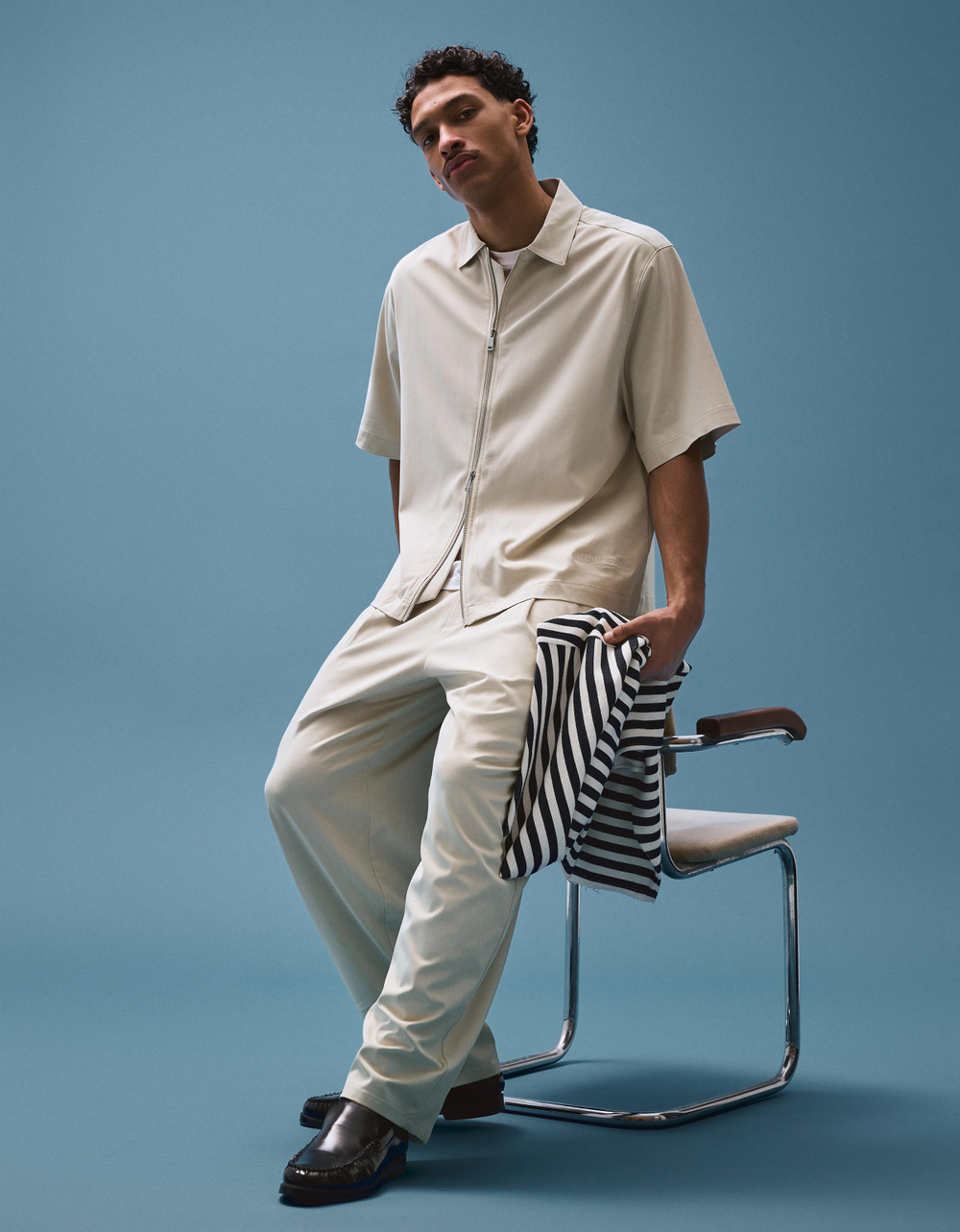 Мужская струящаяся рубашка boxy fit с коротким рукавом - BERSHKA