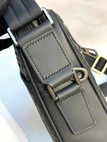 Сумка мужская кожаная Bottega Veneta через плечо