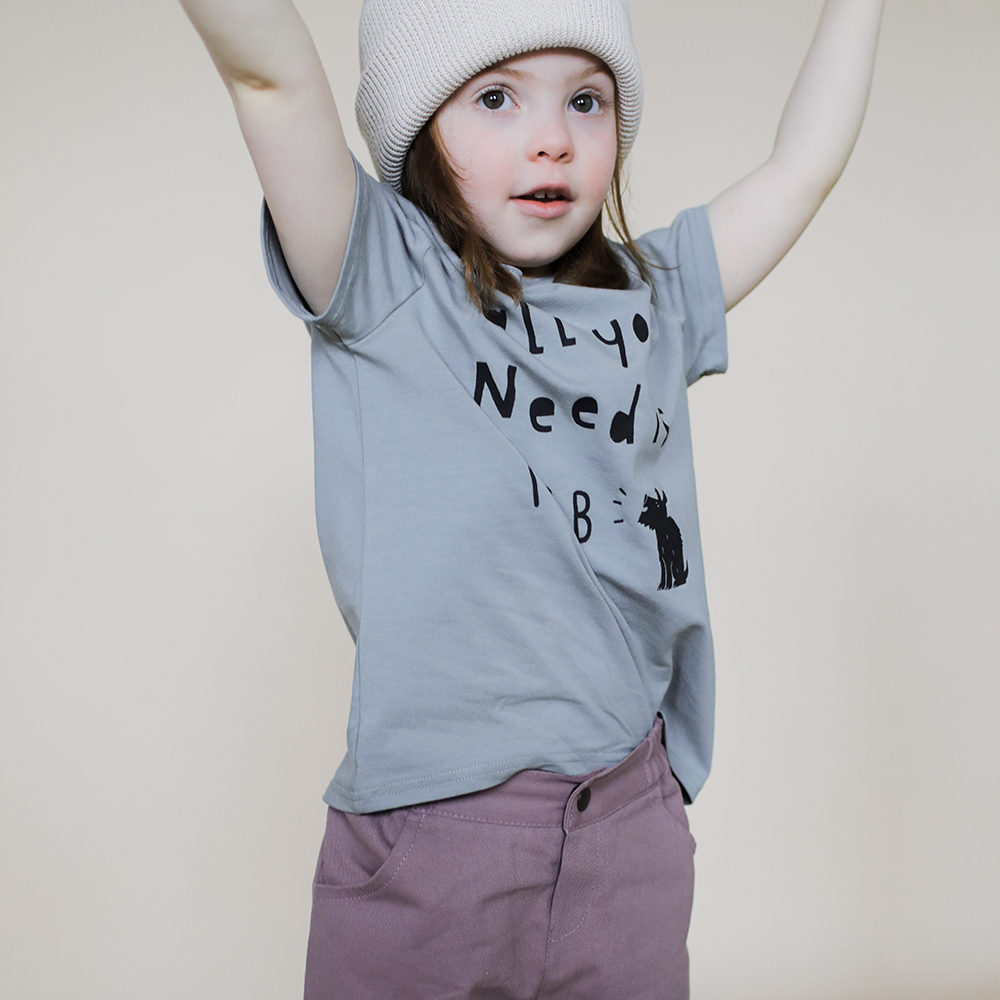 Футболка "All You Need Is ГАВ" антрацит (взрослые и детские)