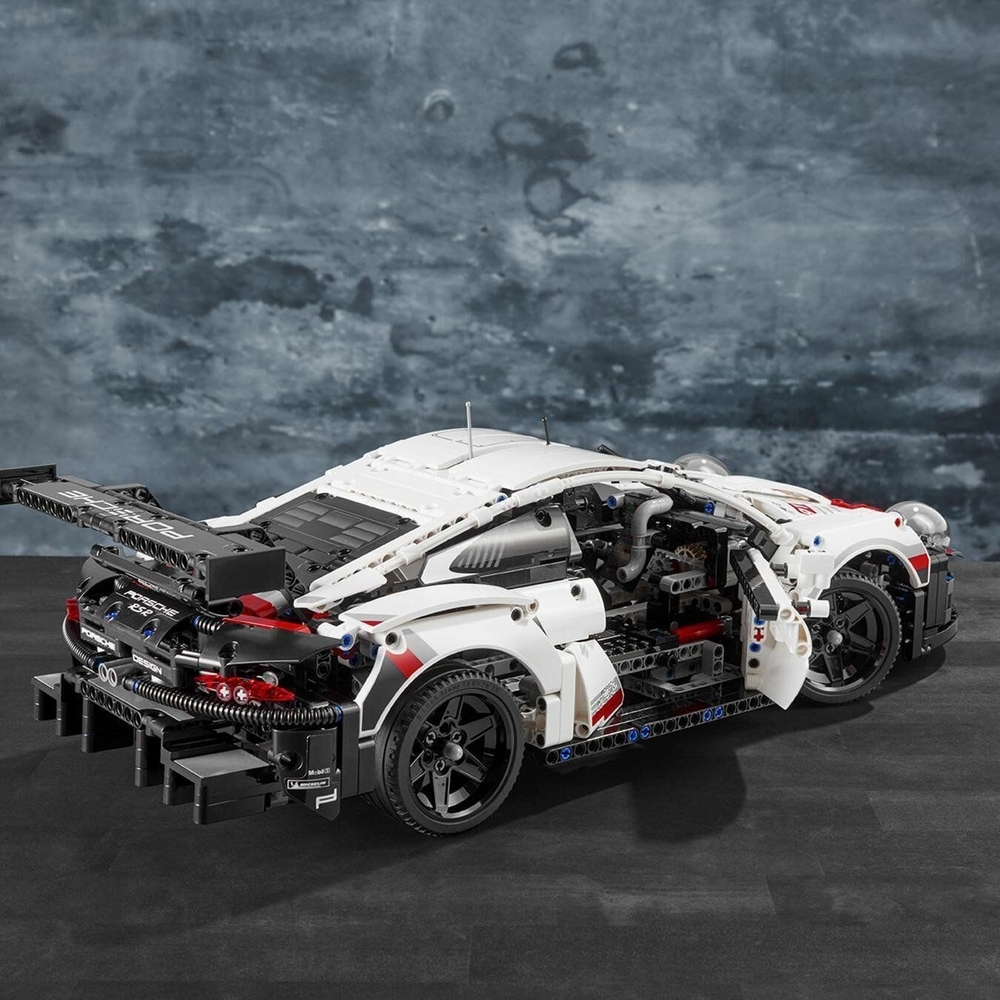 Porsche 911 RSR