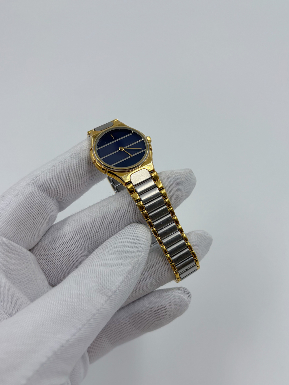 Часы Yves Saint Laurent