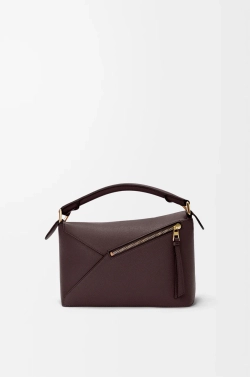 Loewe Маленькая сумка Puzzle Edge из мягкой зернистой телячьей кожи, темно-каштановый