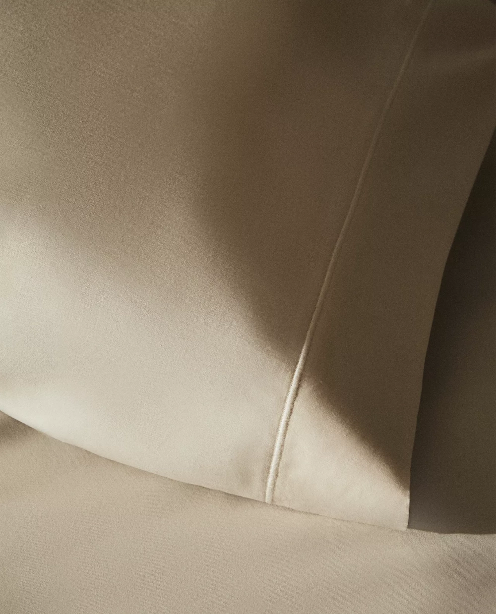 ZARA HOME САТИНОВАЯ НАВОЛОЧКА, ЭКРЮ