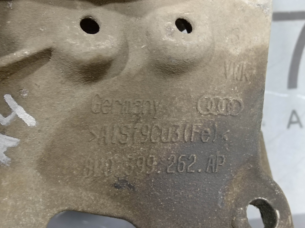 Кронштейн КПП траверса Audi A4 (B9) 15-нв Б/У Оригинал 8W0399262AP