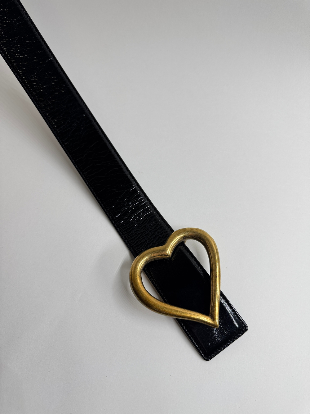 Ремень с пряжкой в виде сердца Yves Saint Laurent