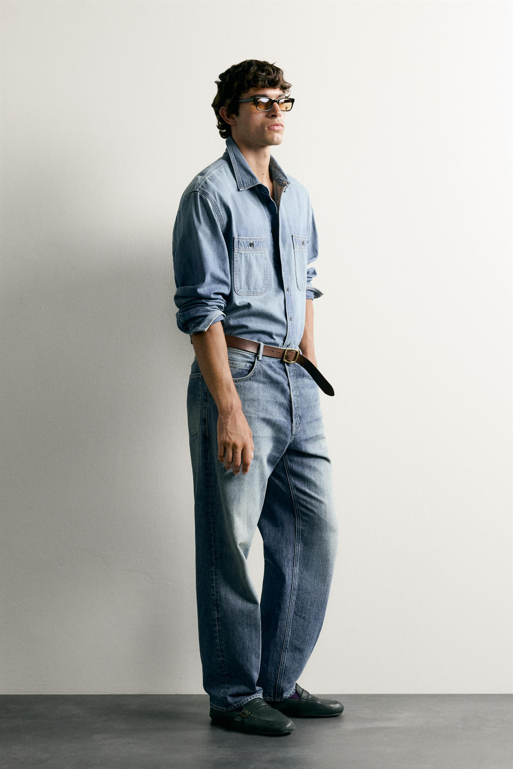 ДЖИНСЫ RELAXED FIT СО СТРЕЛКАМИ — ZARA · 0840/310
