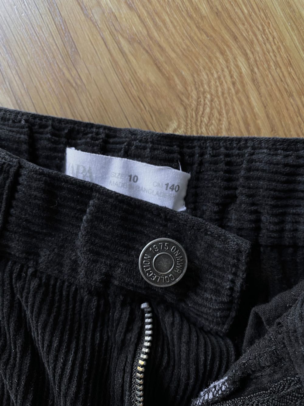 Джинсы Zara