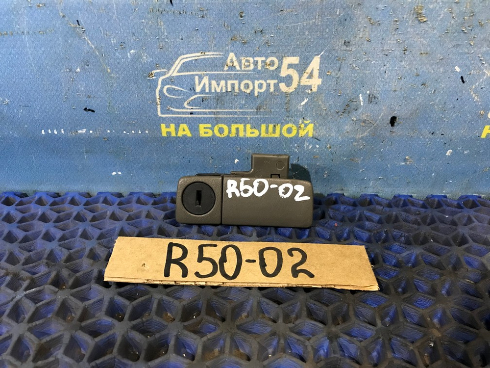 Бардачок пассажирский NISSAN TERRANO 1998