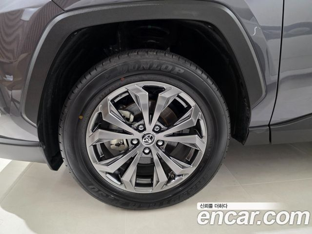 Toyota RAV4 2,5 4WD Hybrid LTD — 2025