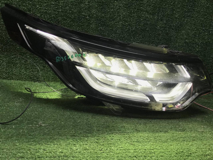 Битая Фара правая Land-Rover Discovery 5 16-21 LED