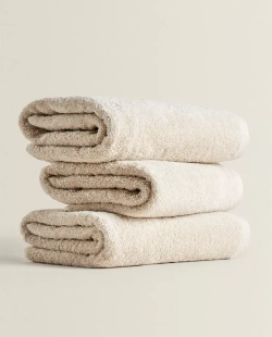 ZARA HOME ОДНОТОННОЕ ПОЛОТЕНЦЕ, КРЕМОВЫЙ