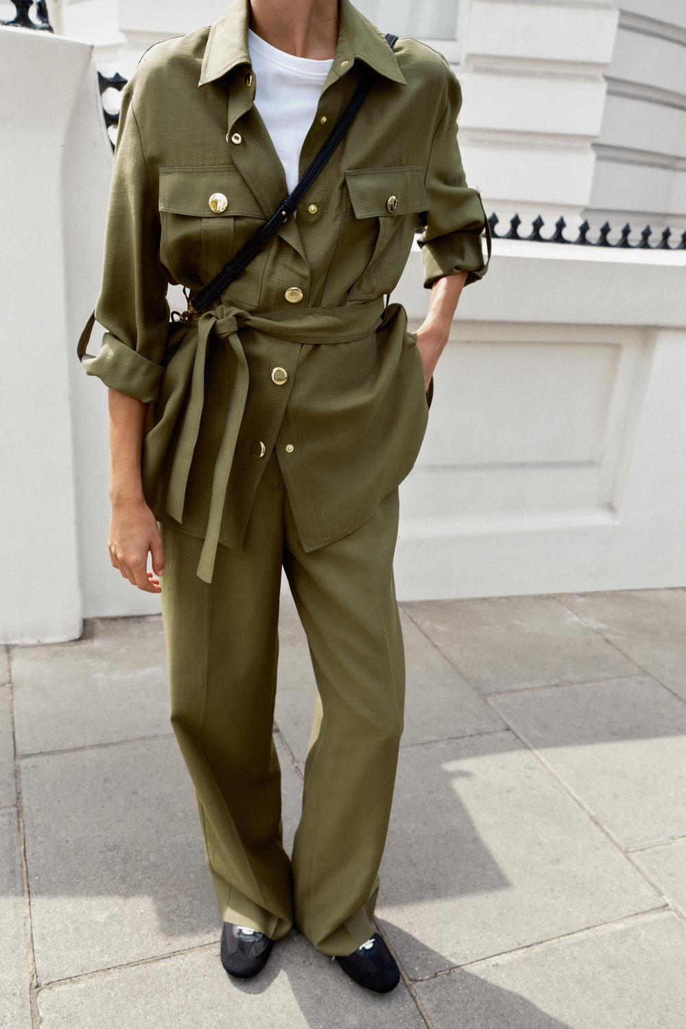 КУРТКА В СТИЛЕ САФАРИ С ПОЯСОМ — ZARA