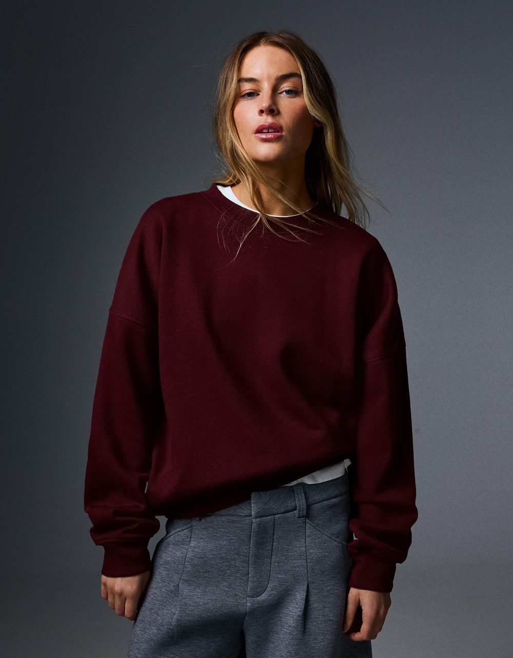 Женский свитшот с круглым вырезом - BERSHKA