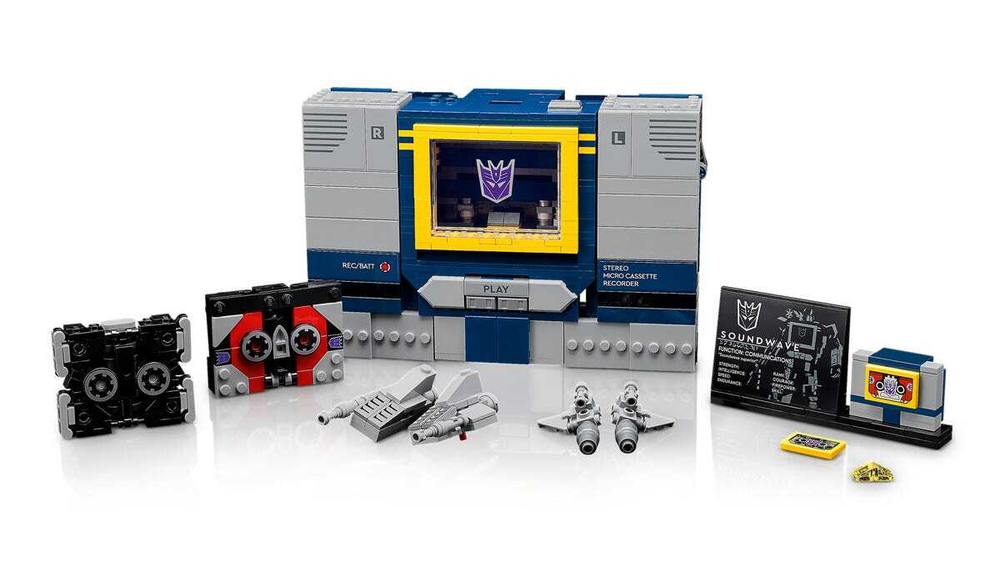 Конструктор LEGO Icons 10358 Transformers: Soundwave