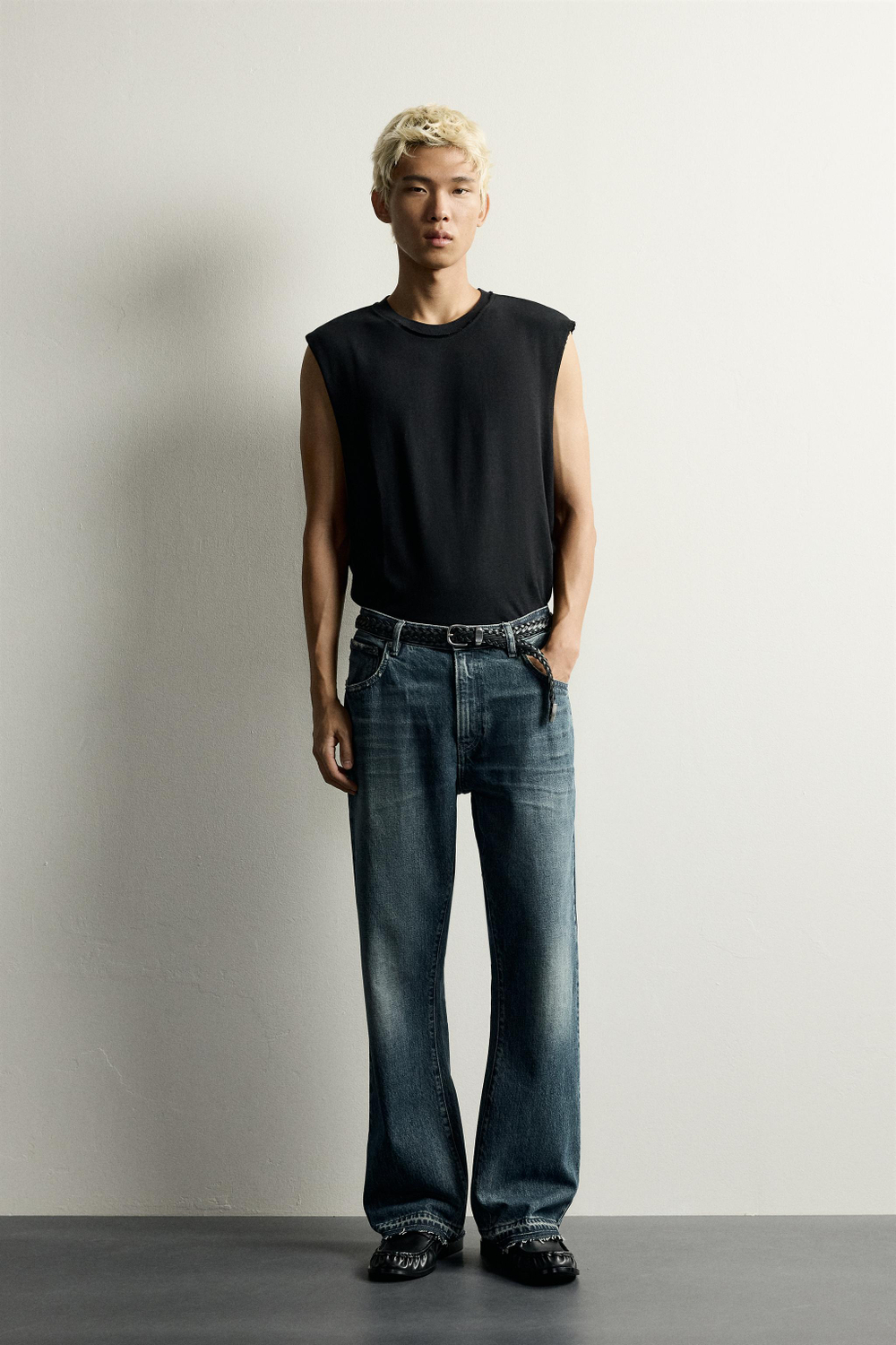 ДЖИНСЫ FLARED FIT С КОНТРАСТНЫМИ КАРМАНАМИ — ZARA