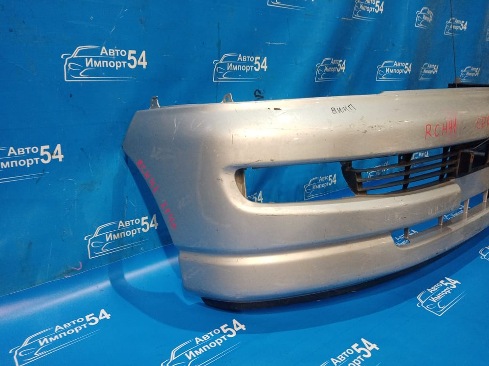 Бампер передний TOYOTA REGIUS 1998