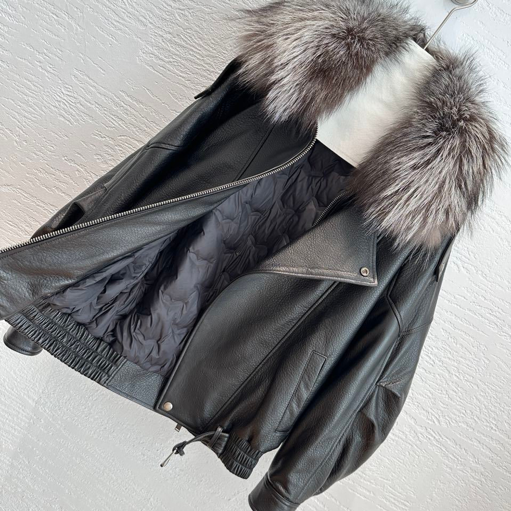 Женская кожаная куртка Saint Laurent с воротником из лисы — чёрная — фото 4