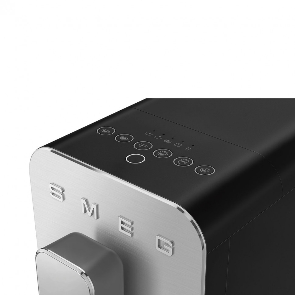 Кофемашина SMEG BCC13BLMEU