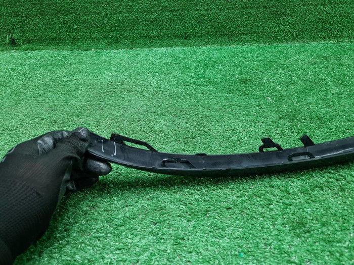 Молдинг бампера RH Mercedes C w205 (14-18) AMG