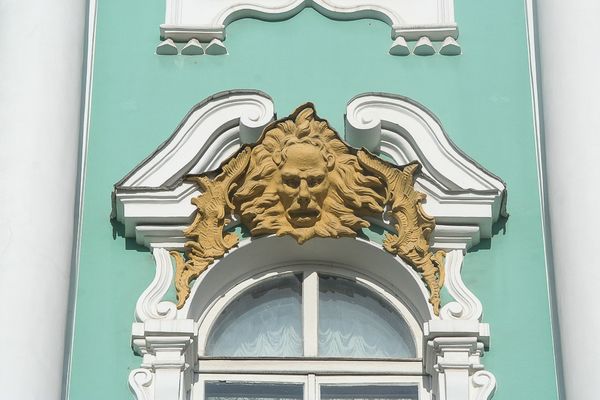 Как оформляют окна в дворцовом стиле. Как оформляют окна в дворцовом стиле.