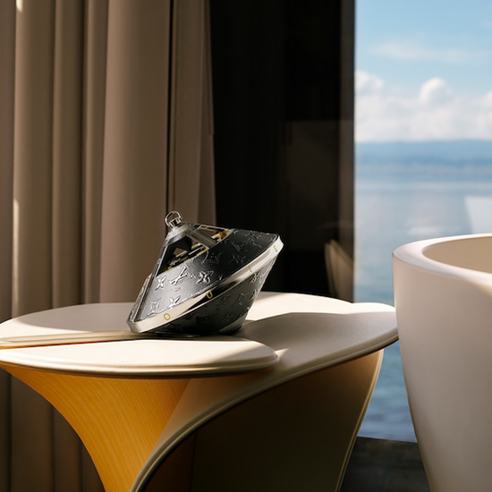 Колонка LOUIS VUITTON Horizon Light Up Speaker