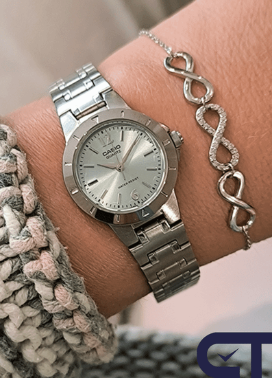 Casio LTP-1177A-3A — женские часы с мятно-зелёным циферблатом и стальным браслетом