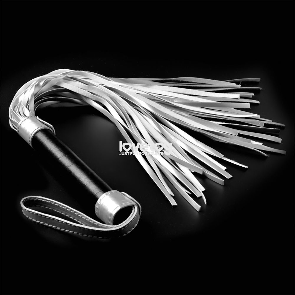 Серебристая плетка Struggle My Flogger с черной ручкой - 45 см. (Цвет: серебристый с черным)