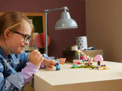 Конструктор LEGO Animal Crossing 77046 День рождения Джулиана