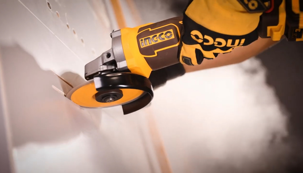 Аккумуляторная угловая шлифовальная машина (УШМ) INGCO CAGLI221253 INDUSTRIAL 20 В 125 мм