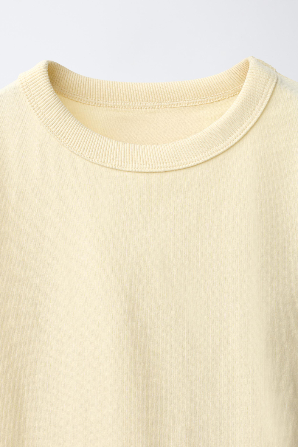 ZARA ХЛОПКОВАЯ ФУТБОЛКА В СТИЛЕ РУСТИК, ЖЕЛТЫЙ