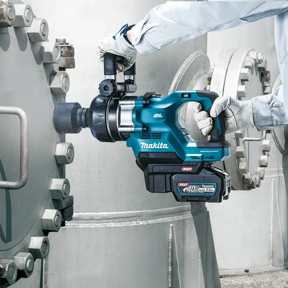 Аккумуляторный ударный гайковерт XGT Makita TW009GZ01