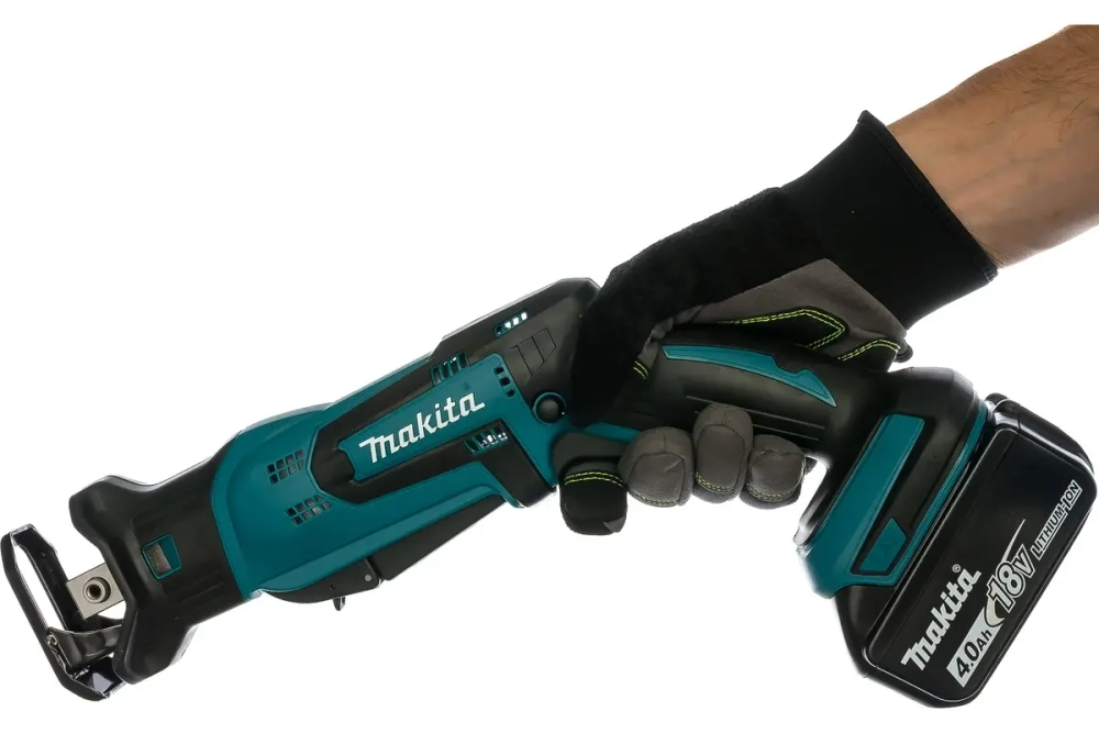 Аккумуляторная сабельная пила Makita DJR185RME