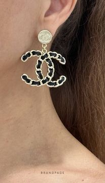 Серьги черные с золотистой отделкой от Chanel BP5-108526