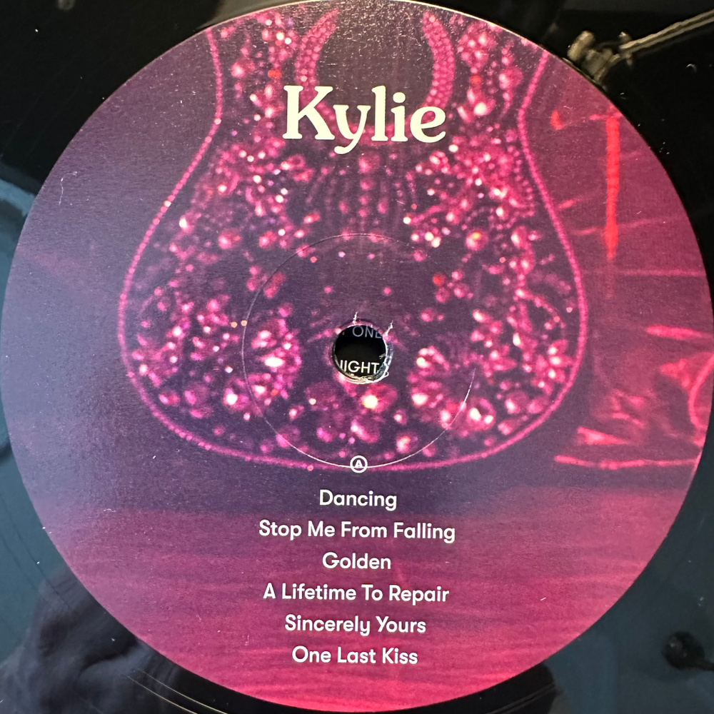 Kylie - Golden (Европа 2018г.)