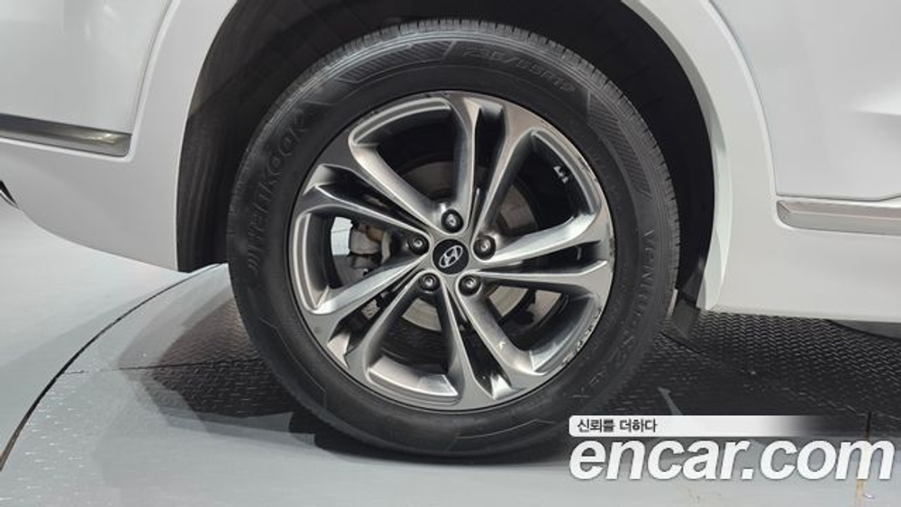 Hyundai Santafe Gasoline 2.0T 2WD — 2019