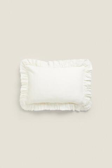 ZARA HOME ЧЕХОЛ ДЛЯ ДЕКОРАТИВНОЙ ПОДУШКИ С ОБОРКАМИ, БЕЛЫЙ