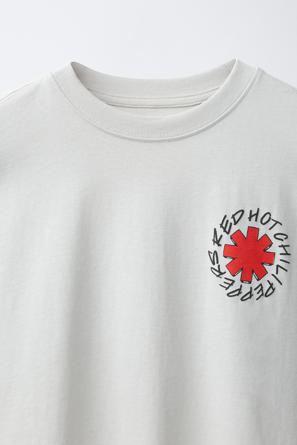 ZARA ДВУХСЛОЙНАЯ ФУТБОЛКА RED HOT CHILI PEPPERS ®, ЦВЕТ ЛЬДА