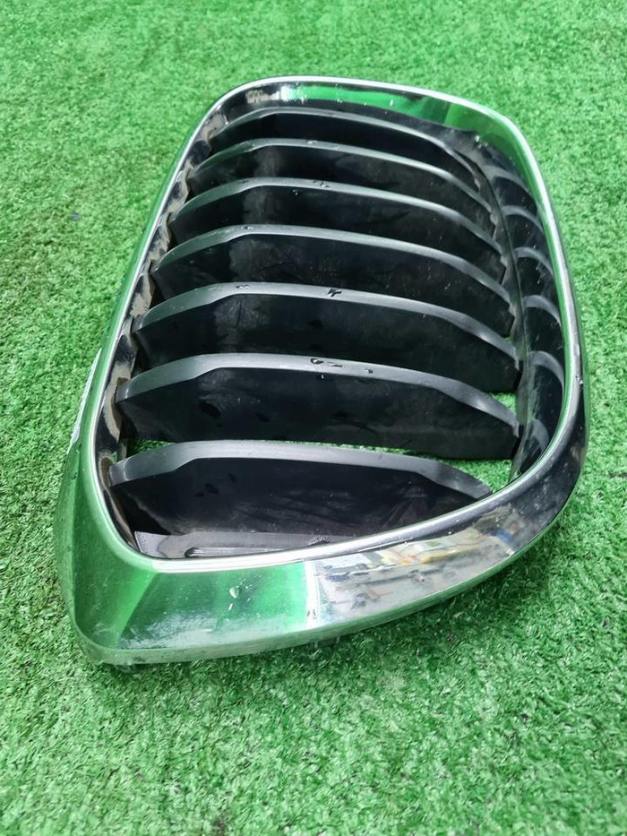 Решетка радиатора правая BMW X3 G01 X4 G02 (17-21)