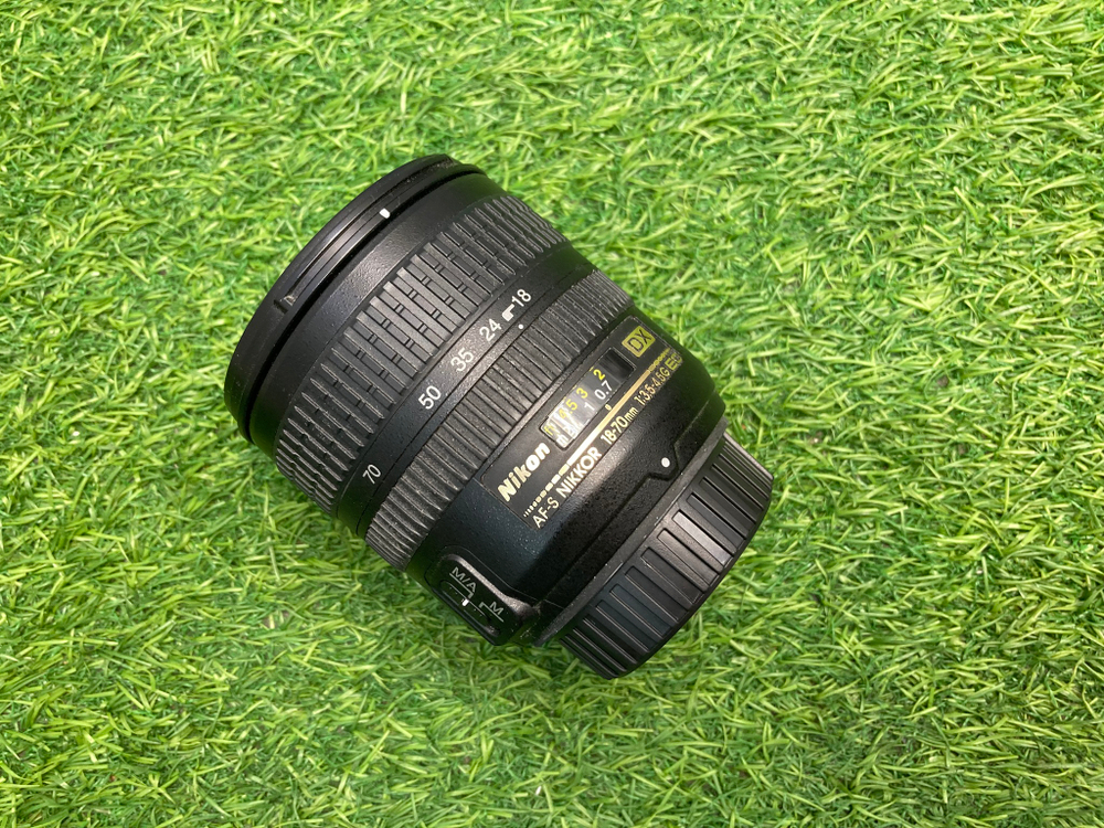 Nikon 18-70mm 3.5-4.5G ED-IF AF-S DX