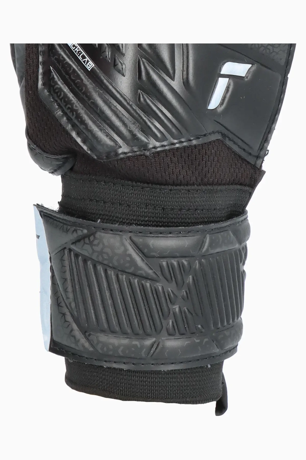 Вратарские перчатки Reusch Attrakt Resist Junior - черный