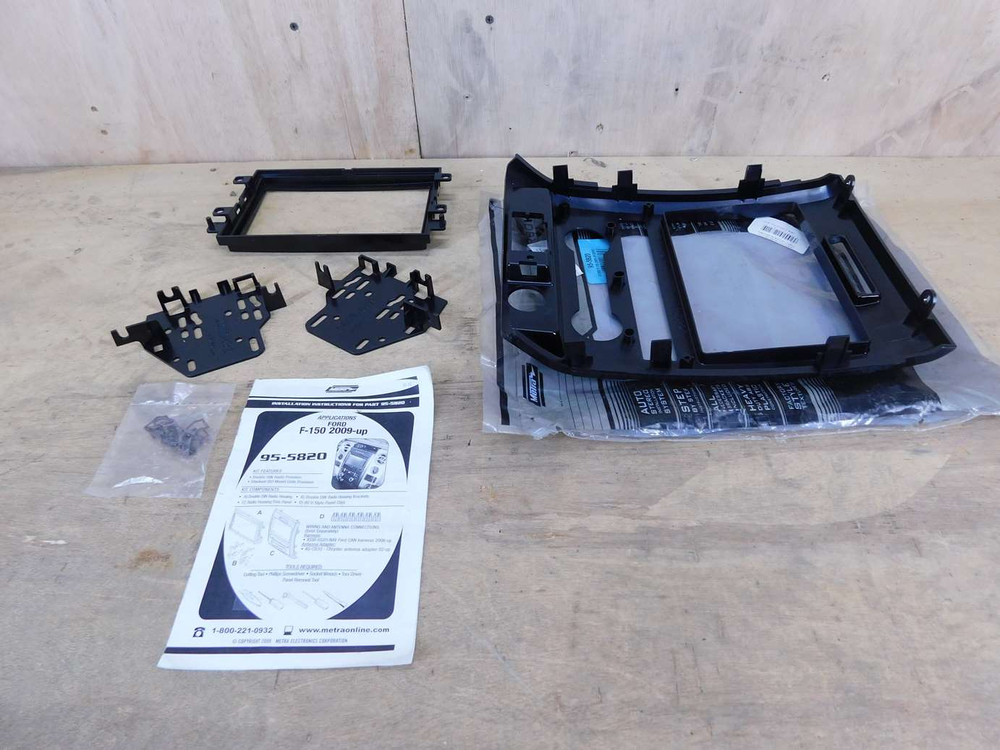 Панель для установки магнитолы FORD F-150 2009- 95-5820 Metra